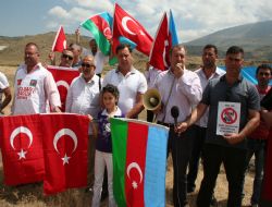 Ağrı Dağı'nda sarkisyan'a tepki